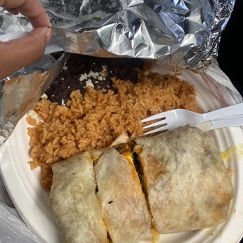 Serg's Mexican Kitchen - Chorizo breakfast burrito - Food Trucks Near Me - Honolulu, Hawaii