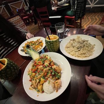 Bahama Breeze - Jerk chicken pineapple bowl, Seafood Paella, Jerk chicken pasta. - Bars Near Me - Tukwila, Washington