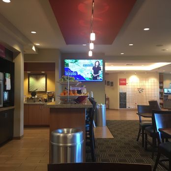 Towne Place Suites Marriott - Dining area next to lobby - Hotels Near Me - Lancaster, California Towne Place Suites Marriott - Dining area next to lobby - Hotels Near Me - Lancaster, California