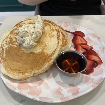 Sisters & Co - Earl grey pancakes - Breakfast & Brunch Near Me - Toronto, Ontario Sisters & Co - Earl grey pancakes - Breakfast & Brunch Near Me - Toronto, Ontario