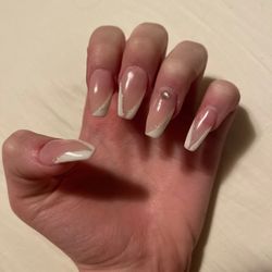 Hollywood Nails & Tan