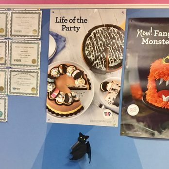 Baskin Robbins - a display of cakes and pastries - Ice Cream & Frozen Yogurt Near Me - Germantown, Tennessee