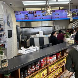 Sheila's Bakery - Restaurant counter