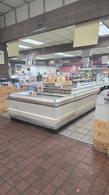 Gust Gallucci's Italian Foods by null