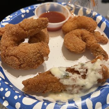 Shrimp Island - ordered the jumbo shrimp, regular shrimp, and fried catfish. - Seafood Near Me - Chicago, Illinois