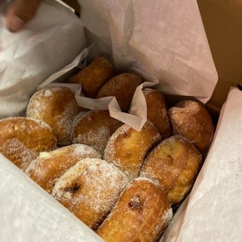 Leonard's Bakery - 1 Dozen - Bakeries Near Me - Honolulu, Hawaii Leonard's Bakery - 1 Dozen - Bakeries Near Me - Honolulu, Hawaii
