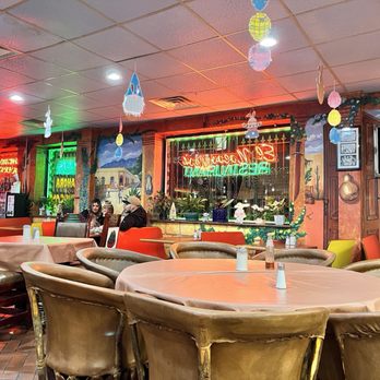 Nuevo Leon Restaurant - Front sitting area - Mexican Near Me - Chicago, Illinois