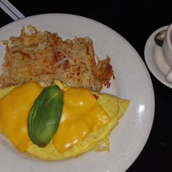 Bea Bea's - California omelette - Coffee & Tea Near Me - Burbank, California