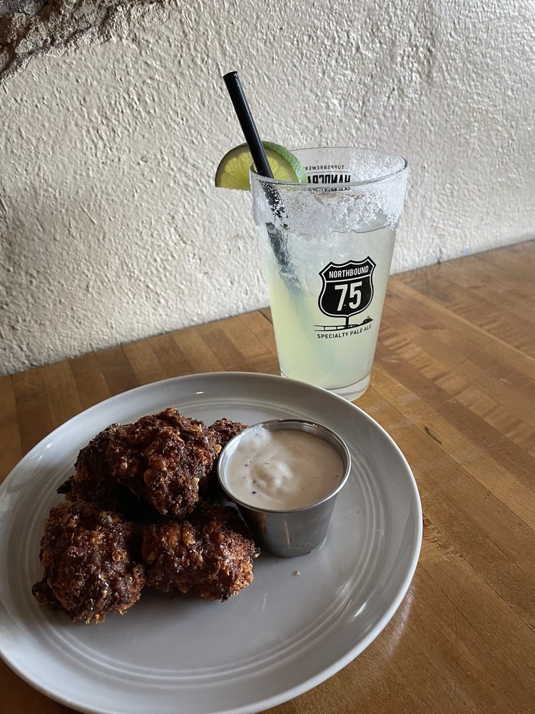 Charlie's Burgers and Street Tacos