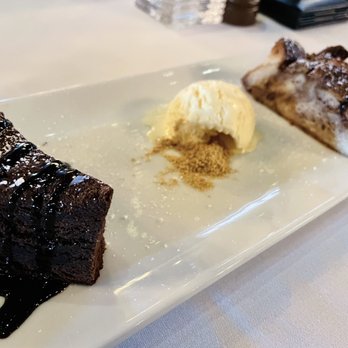 Federal American Grill - Dessert duo: brownie and bread pudding - New American Near Me - Katy, Texas
