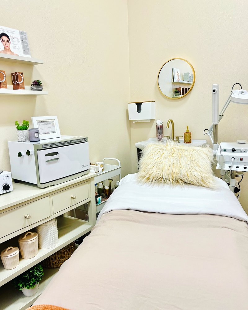 Heartland Esthetician Skin Studio Logo