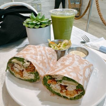 Pura Vida Miami - KALE CHICKEN CAESAR WRAP GREEN GODDESS SMOOTHIE - Breakfast & Brunch Near Me - Miami, Florida