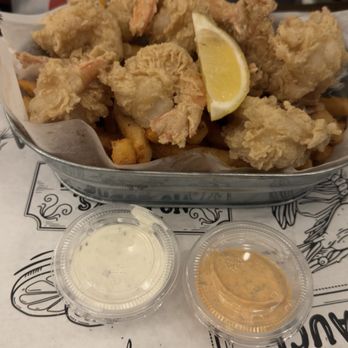 Cap't Loui - Cajun/Creole Near Me - New York, New York