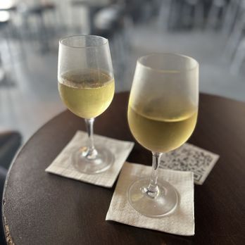 Urban Social - Chardonnay - Bars Near Me - Houston, Texas Urban Social - Chardonnay - Bars Near Me - Houston, Texas