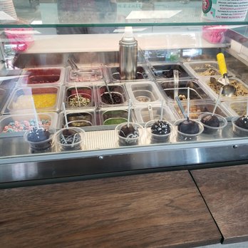 Fundae's Ice Cream & Sweets - Ice Cream & Frozen Yogurt Near Me - Speedway, Indiana Fundae's Ice Cream & Sweets - Ice Cream & Frozen Yogurt Near Me - Speedway, Indiana