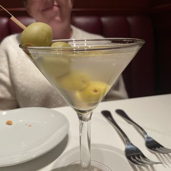 Fleming’s Prime Steakhouse & Wine Bar - Signature Martini.  Dirty as all hell!  Extra olives! - Steakhouses Near Me - Memphis, Tennessee