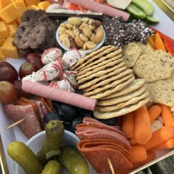 Beneath The Oaks Winery - Charcuterie