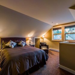 Oceanside Village Resort - An added loft provides extra space and bed