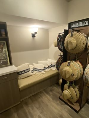 Hotel Breakers by null