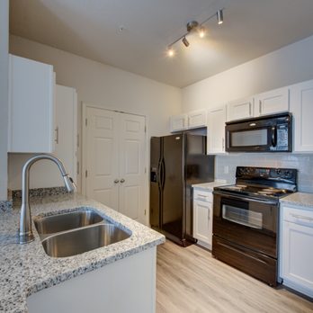 Ingleside Apartments - Renovated Kitchen! - Apartments Near Me - North Charleston, South Carolina Ingleside Apartments - Renovated Kitchen! - Apartments Near Me - North Charleston, South Carolina