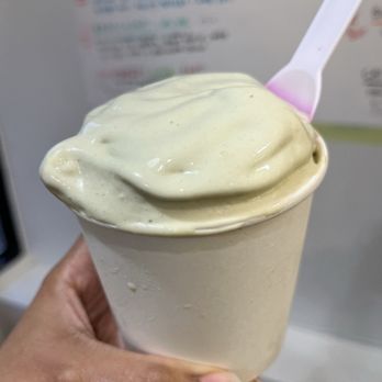 sweeties - Basil cream vanilla ice cream - Ice Cream & Frozen Yogurt Near Me - Boston, Massachusetts