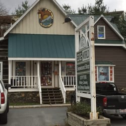 EDGE of the WORLD Snowboard Shop