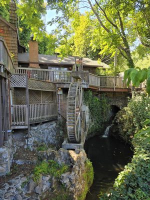 Babbling Brook Inn by null