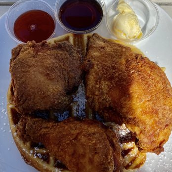 S/T Hooligan's - Fried Chicken & Cornbread Waffles - Cajun/Creole Near Me - Seattle, Washington