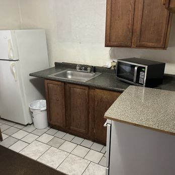 Americana Motel - Interior: full kitchen - Hotels Near Me - Tucumcari, New Mexico Americana Motel - Interior: full kitchen - Hotels Near Me - Tucumcari, New Mexico