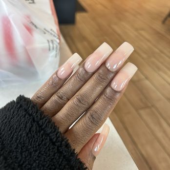 Happy Nails Brows & Lashes Bar - Nail Salons Near Me - Chicago, Illinois