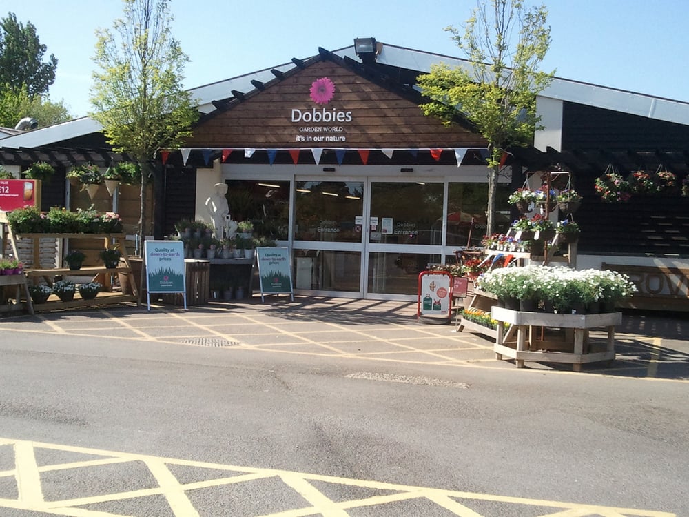 DOBBIES GARDEN CENTRE Updated September 2024 166 Hyde End Road