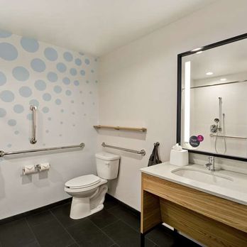 Tru by Hilton Denver - Guest room bath - Hotels Near Me - Denver, Pennsylvania Tru by Hilton Denver - Guest room bath - Hotels Near Me - Denver, Pennsylvania