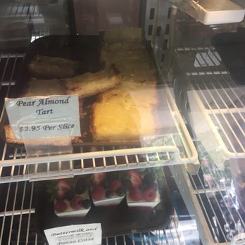 Fendu Boulangerie - Bakeries Near Me - Honolulu, Hawaii