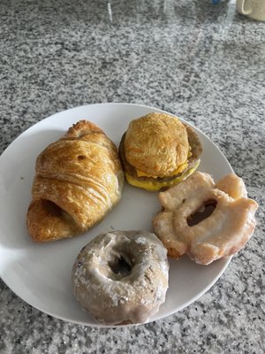 Grand Donuts by null
