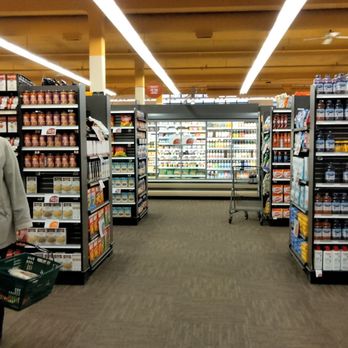 Lunds & Byerlys - a grocery store aisle - Grocery Near Me - Minneapolis, Minnesota Lunds & Byerlys - a grocery store aisle - Grocery Near Me - Minneapolis, Minnesota