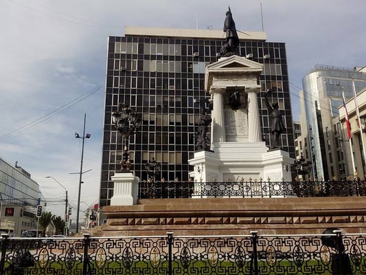 Monumento a Los Heroes de Iquique by null
