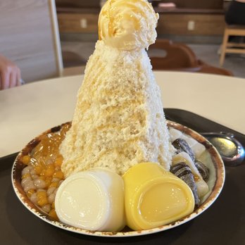 Meet Fresh - A huge portion! Please note the beautiful presentation! - Desserts Near Me - Atlanta, Georgia Meet Fresh - A huge portion! Please note the beautiful presentation! - Desserts Near Me - Atlanta, Georgia