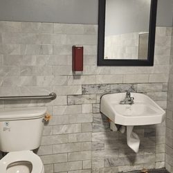 Emle's Restaurant - Restroom