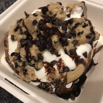 Cinnaholic - Cookie Monster Roll - Bakeries Near Me - Dallas, Texas