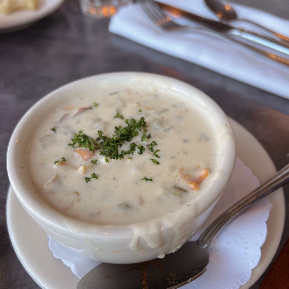 Chinook's - Clam chowder - Seafood Near Me - Seattle, Washington Chinook's - Clam chowder - Seafood Near Me - Seattle, Washington