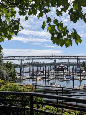 Tom McCall Waterfront Park by null