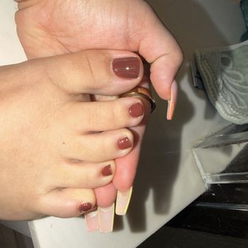 Zara Nail Bar - Light vs dark comparison polish - Nail Salons Near Me - Queen Creek, Arizona Zara Nail Bar - Light vs dark comparison polish - Nail Salons Near Me - Queen Creek, Arizona