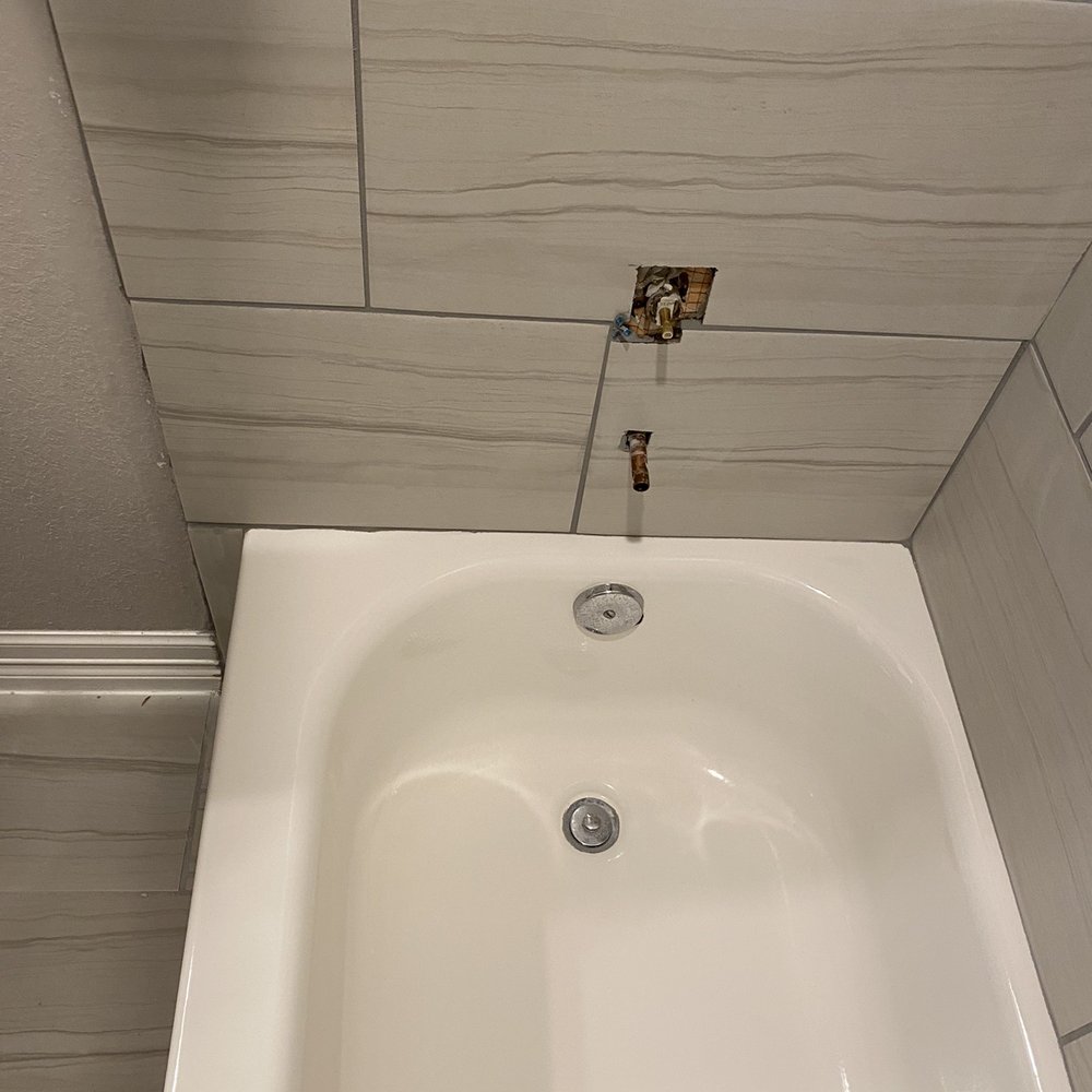 Drees Custom Homes Office and Design Center - Replaced the tub and didn't put hardware, had to reach out to builder to schedule them to return to do what should have been don - Home Developers Near Me - Austin, Texas