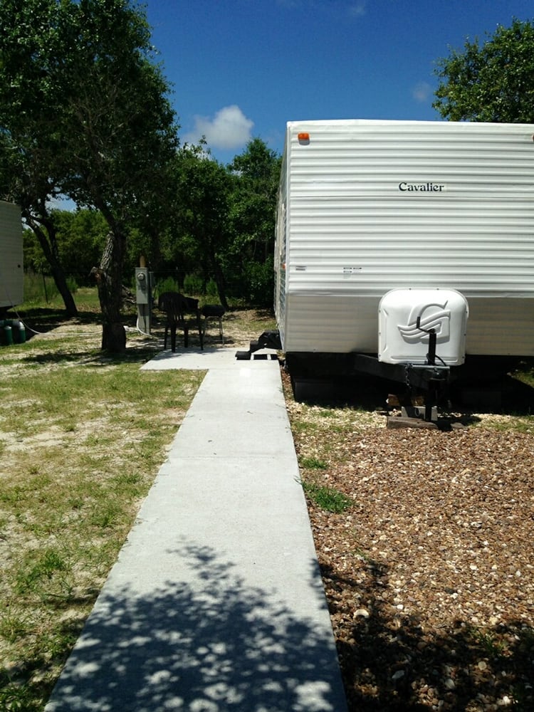 BUNGALOW BOB’S Updated October 2024 1852 State Hwy 188, Rockport