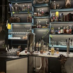 Cotton & Reed - Bar area