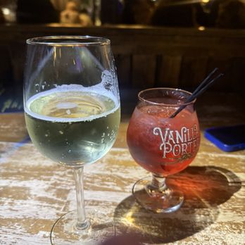The Joint @ 1710 Main - Moscato and Cranberry and Vodka - Lounges Near Me - Columbia, South Carolina The Joint @ 1710 Main - Moscato and Cranberry and Vodka - Lounges Near Me - Columbia, South Carolina
