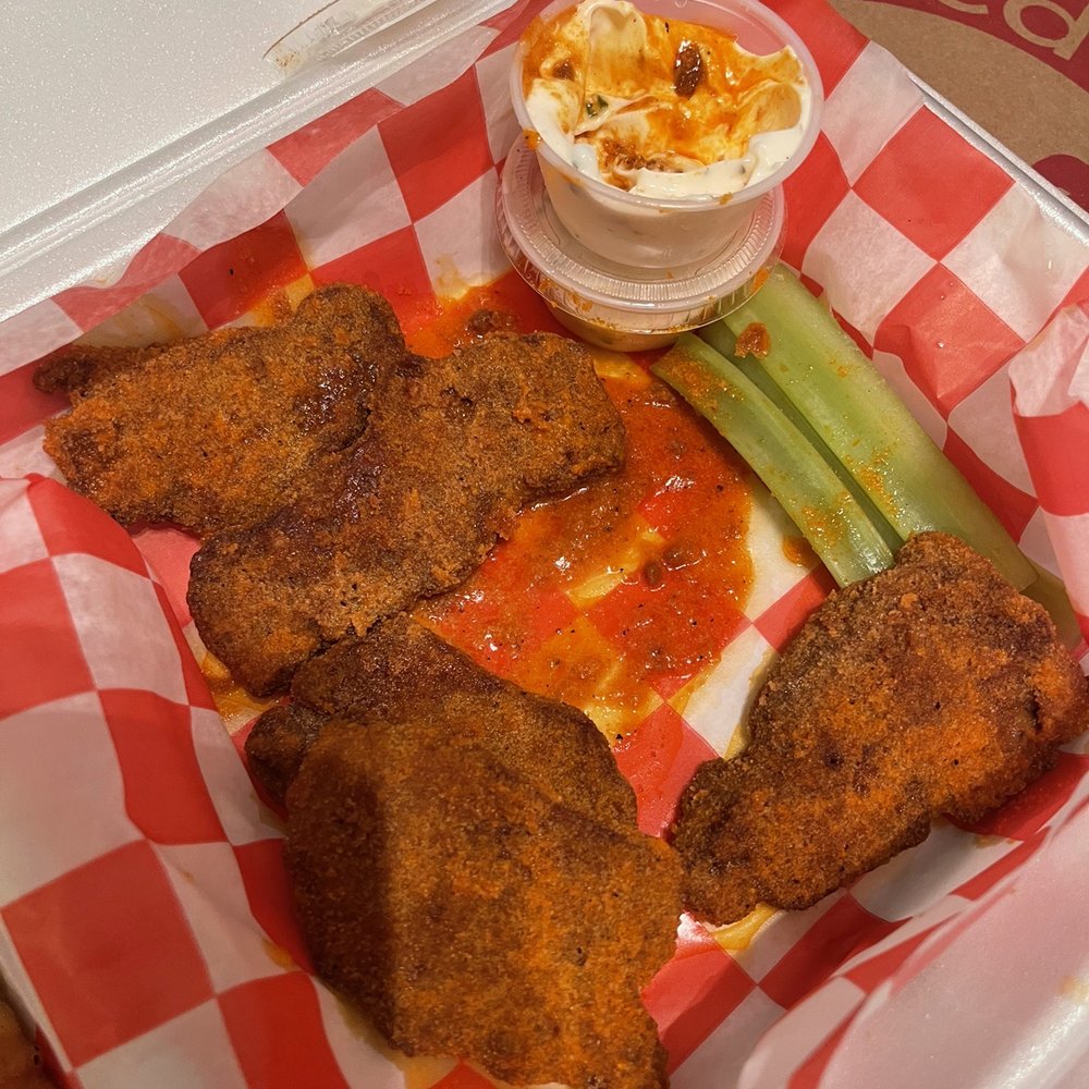 2 Street Pub - Vegan Buffalo Wings (They taste how they look like) - Beer Bar Near Me - Philadelphia, Pennsylvania 2 Street Pub - Vegan Buffalo Wings (They taste how they look like) - Beer Bar Near Me - Philadelphia, Pennsylvania