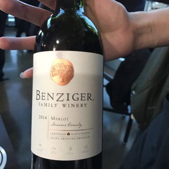 Kinzie on the Rocks - Wine Bars Near Me - Chicago, Illinois