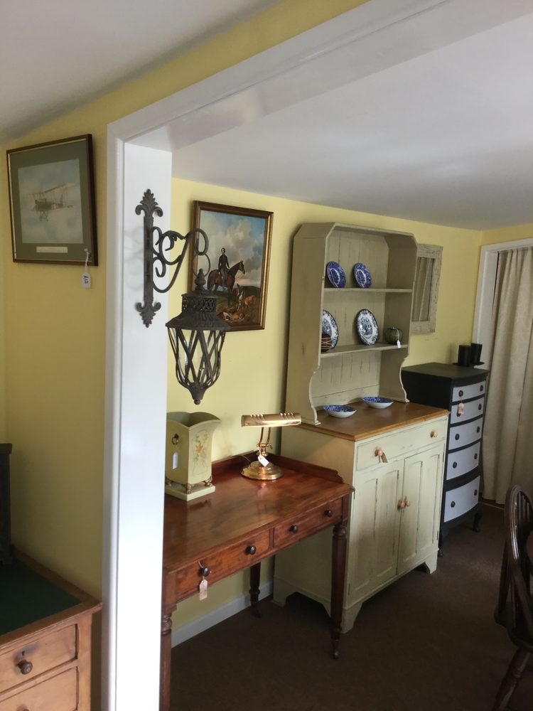 SECONDHAND EMPORIUM Updated March 2024 12a High Street, Melksham