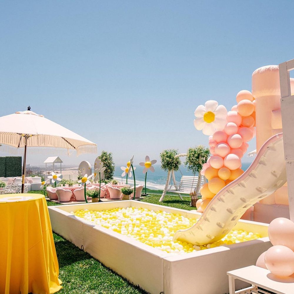 6 Expensive Divorces That Shook Bollywood | PDF | Cinema Of India, image size:1000x1000